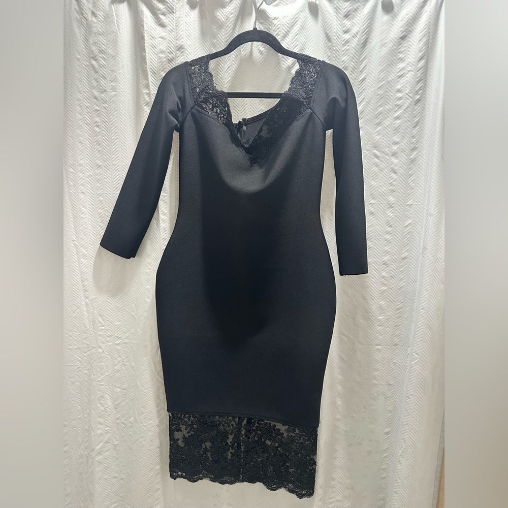 Elegant Black Lace Off-Shoulder Dress - Picture 4 of 5